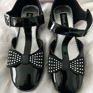 Girls fancy Shoes (new in box)